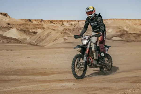 Laayoune Day Experience – Local Souks & Traditional Food Stops